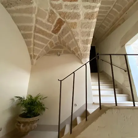 Palazzo De Carlo E Il Parco Dei 7 Pozzi 4* Lecce