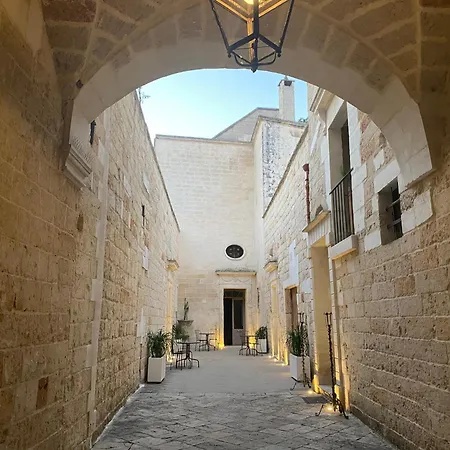 Palazzo De Carlo E Il Parco Dei 7 Pozzi Frühstückspension Lecce