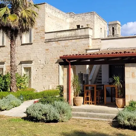 Palazzo De Carlo E Il Parco Dei 7 Pozzi Frühstückspension 4*