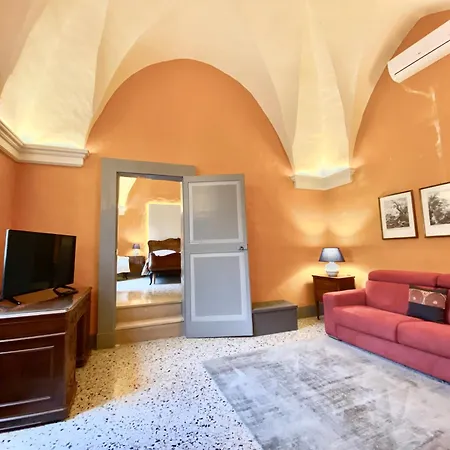 Palazzo De Carlo E Il Parco Dei 7 Pozzi 4* Lecce