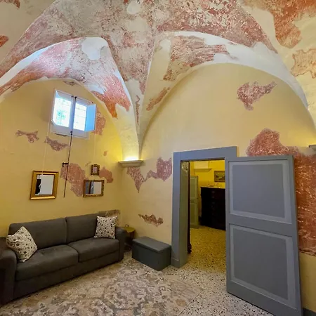 Palazzo De Carlo E Il Parco Dei 7 Pozzi 4* Lecce