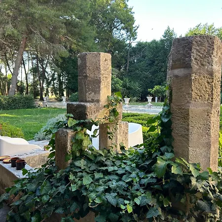 Palazzo De Carlo E Il Parco Dei 7 Pozzi B&B