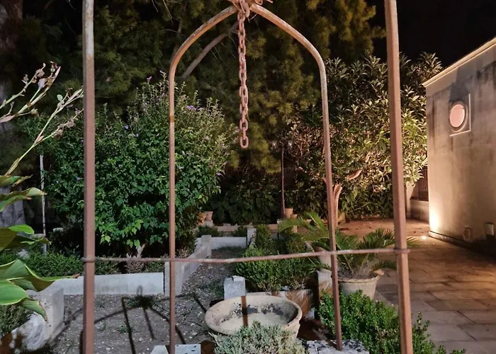 לינה וארוחת בוקר Palazzo De Carlo E Il Parco Dei 7 Pozzi לצ'ה