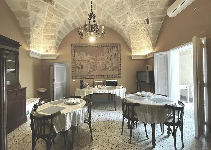 לינה וארוחת בוקר Palazzo De Carlo E Il Parco Dei 7 Pozzi לצ'ה