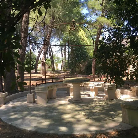 Palazzo De Carlo E Il Parco Dei 7 Pozzi 4* Лечче