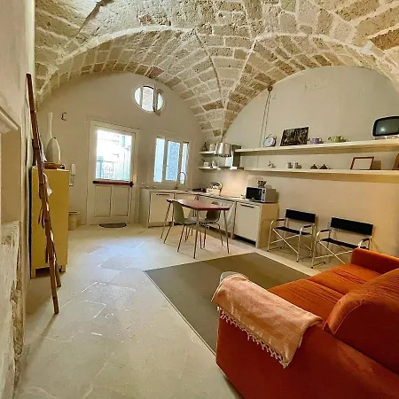 Palazzo De Carlo E Il Parco Dei 7 Pozzi Bed & Breakfast