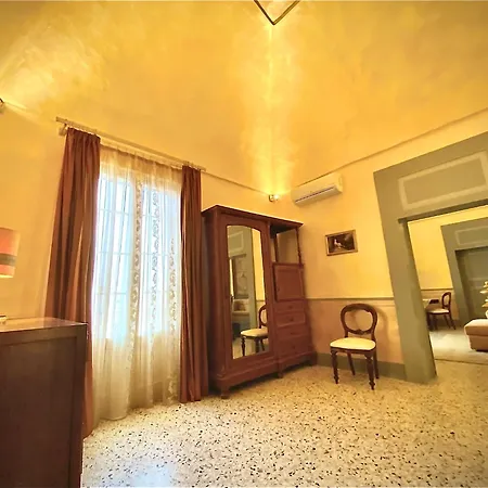 Palazzo De Carlo E Il Parco Dei 7 Pozzi Bed and Breakfast 4*