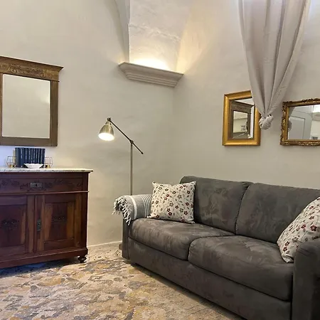 Palazzo De Carlo E Il Parco Dei 7 Pozzi Lecce