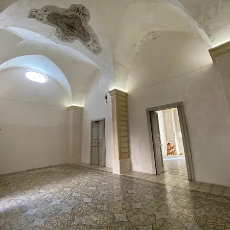 Palazzo De Carlo E Il Parco Dei 7 Pozzi Lecce