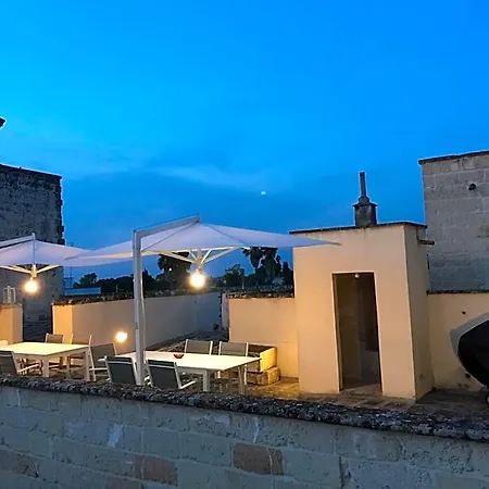 Palazzo De Carlo E Il Parco Dei 7 Pozzi Lecce