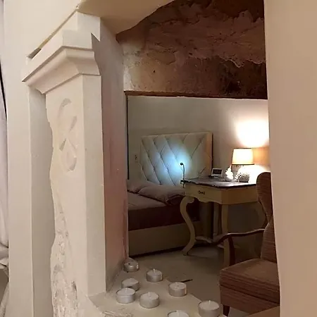 Panzió Palazzo De Carlo E Il Parco Dei 7 Pozzi 4*