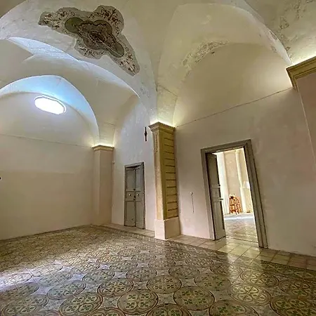 Palazzo De Carlo E Il Parco Dei 7 Pozzi Panzió