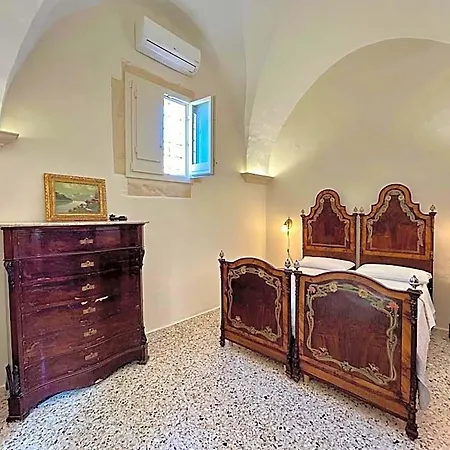 Bed & Breakfast Palazzo De Carlo E Il Parco Dei 7 Pozzi Lecce