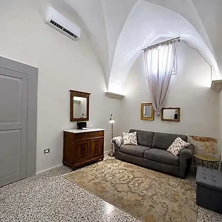 Palazzo De Carlo E Il Parco Dei 7 Pozzi