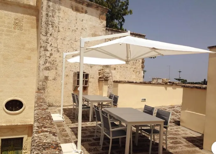 Palazzo De Carlo E Il Parco Dei 7 Pozzi 4* レッチェ