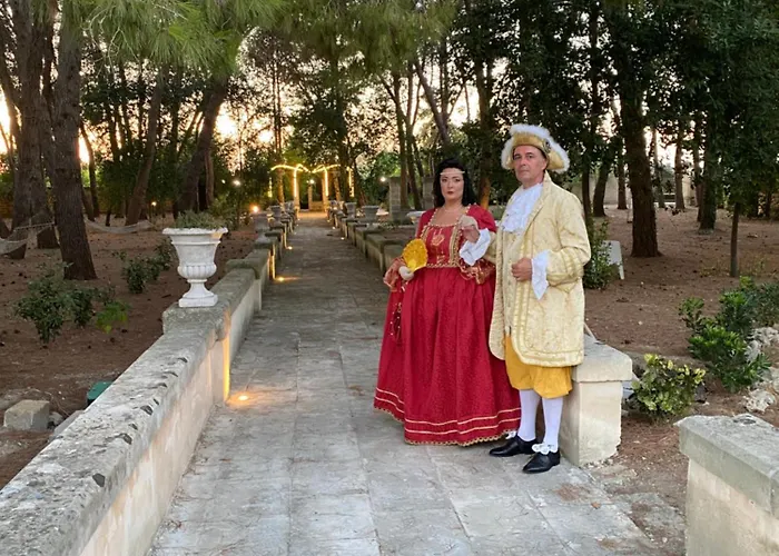 Palazzo De Carlo E Il Parco Dei 7 Pozzi 4*