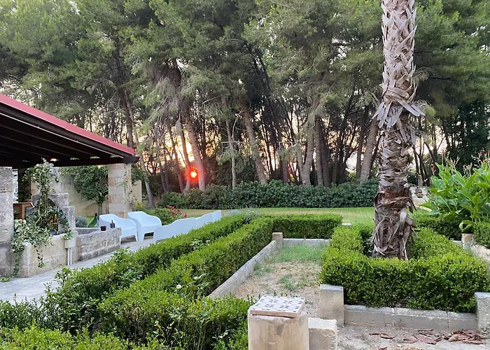 Bed & Breakfast Palazzo De Carlo E Il Parco Dei 7 Pozzi 4*