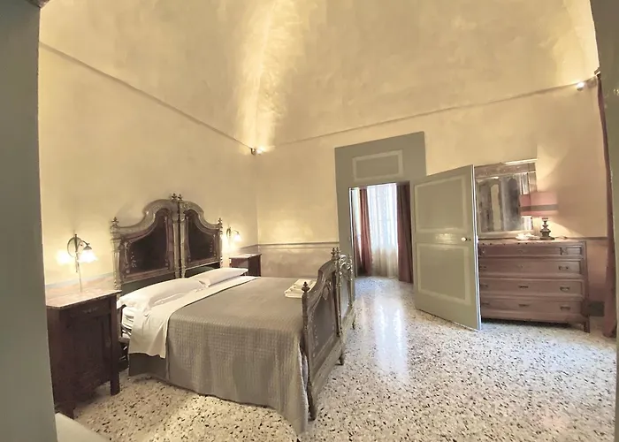 Palazzo De Carlo E Il Parco Dei 7 Pozzi 4*
